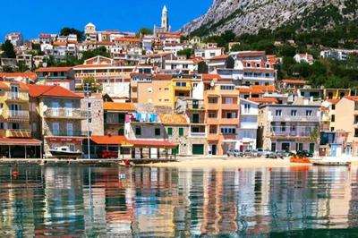 Apartments Turan Centrally Located with Free Parking