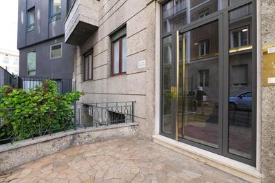 Large and elegant apartment in Missori Duomo