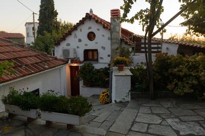 Bardis' Wooden Family Loft House