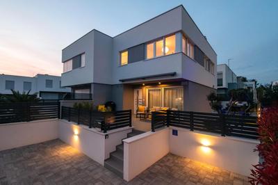 Villa Relax Vodice with Jacuzzi