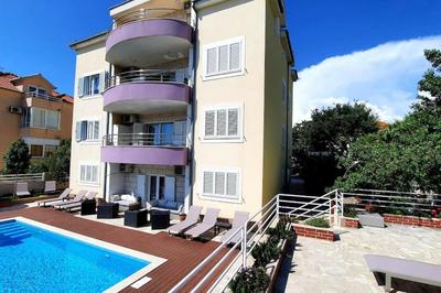SUN apartment with SEA VIEW and shared POOL