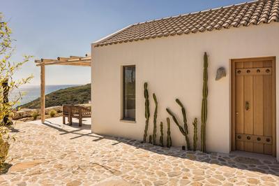 Spathes Suite Kefalonia, Romantic Private Escape with Infinity Pool & Sea Views