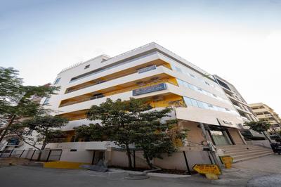 Yellow Bells Signature HITEC City