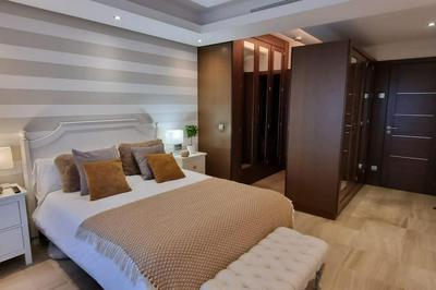 Apartamento lujo en primera línea de playa en Bahía de la Plata, Estepona