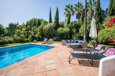 Impressive VILLA Dazura in Valtocado MIJAS