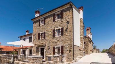 Luxurious villa with stunning view in Buje