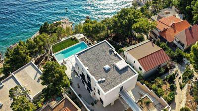 Luxurious and spacious pet friendly villa in Brela