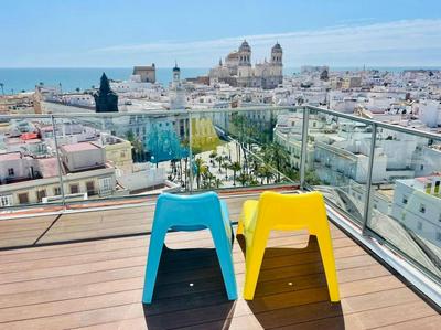 Skyline - Penthouse with 50m2 private terrace and stunning views