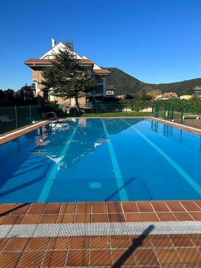 Playa de Berria -Apartamento con piscina y vistas al mar