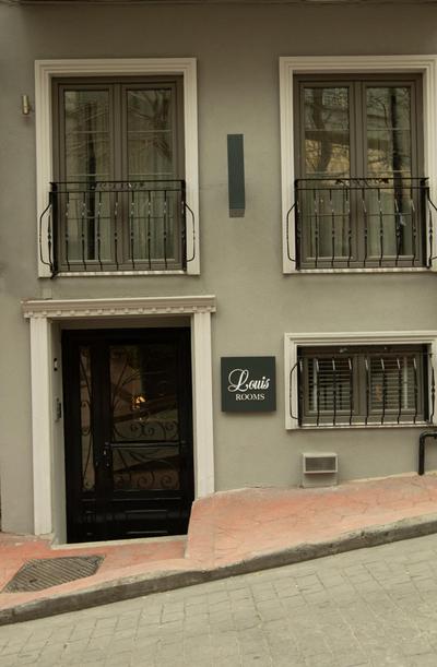 Louis Rooms - Image 41