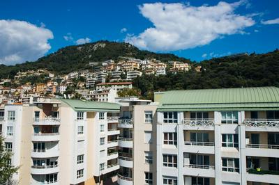 Twenty Business Flats Nice Angely