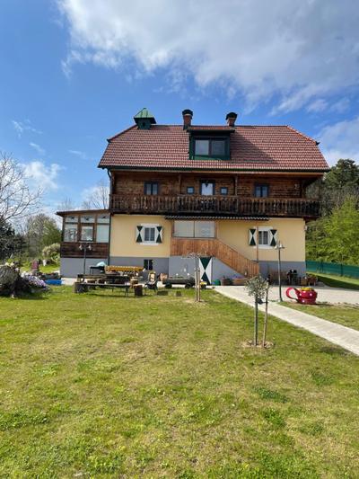Uriges Bauernhaus mit Blick auf Graz