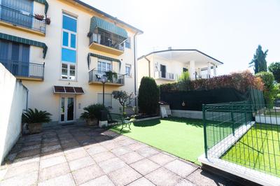 Viale della Repubblica free parking e Wifi 1 minute to Garda Lake