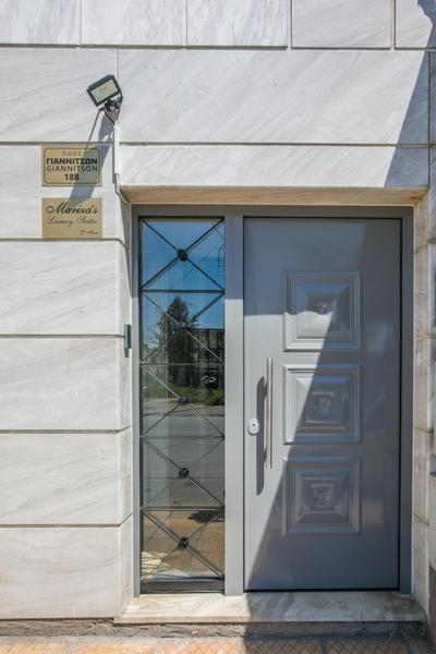 Marizas luxury suites #1