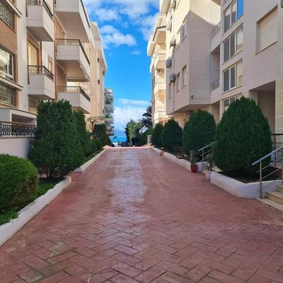Edan Apartments