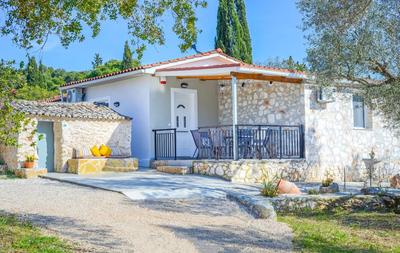 Green Oak Villa