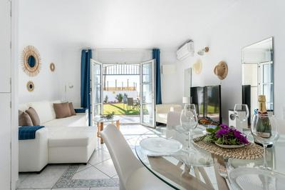 Beach house with direct access to Calahonda Beach and open sea views CS183