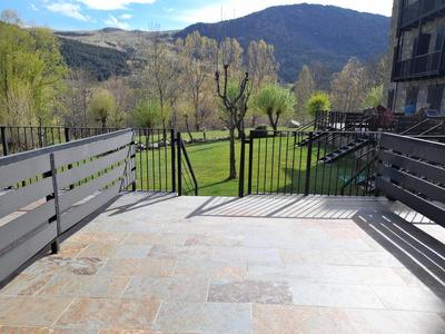 Planta baja con terraza soleada y jardín - Besiberri 1