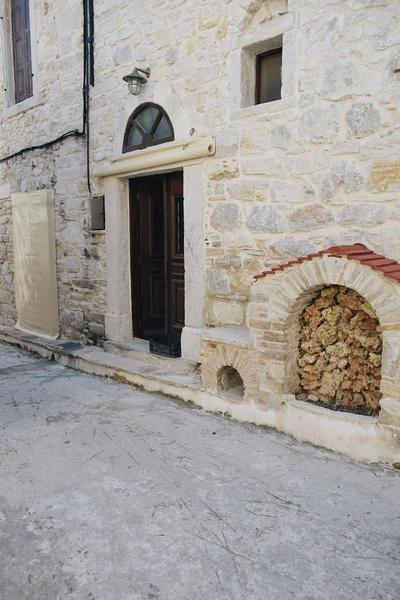 Yi artistry 1-bedroom medieval holiday house
