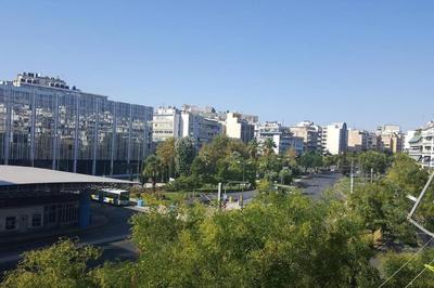 Athenslander Acropolis view