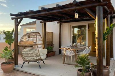 Luxurious penthouse with 180m2 sunlit terrace
