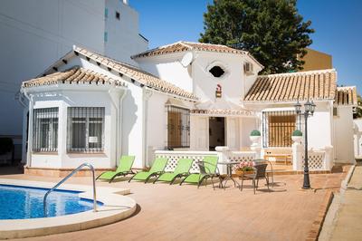 Holidays2Fuengirola Villa 6 bedroom 200 mts Beach