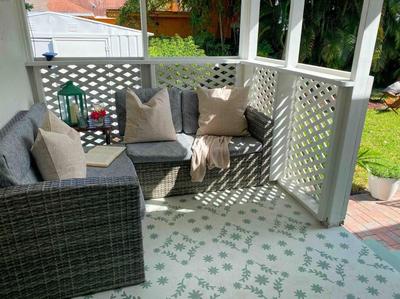 Cozy Renovated Vintage Modern House Downtown!