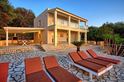 Beachfront Villa Seasun by PosarelliVillas