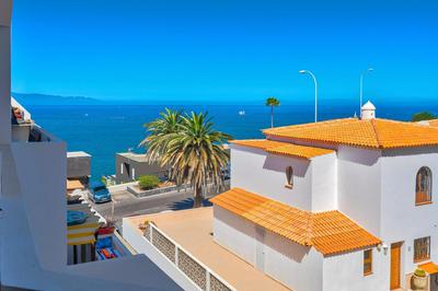 Wonderful apartment with a Sea view, WiFi, Pool