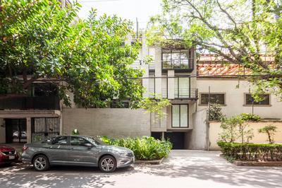 Schiller 122 by Wynwood House