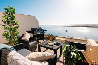Stylish Seaview Retreat in St Pauls Bay