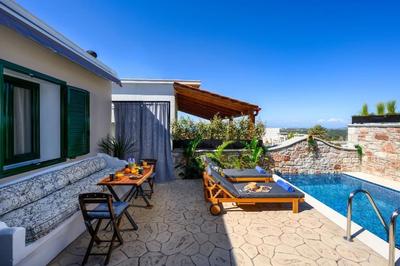 Moana House