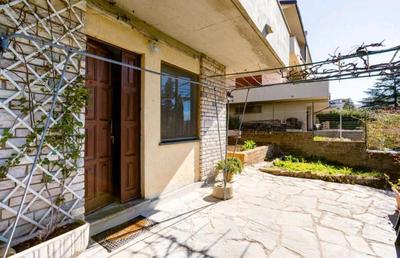 Appartamento con giardino