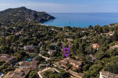 Villa Ginepro, spaziosa, a 200 metri dal mare