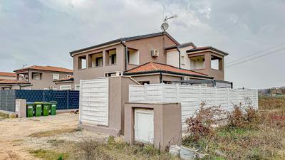 Cozy Two Bedroom Apartment Rose with Terrace