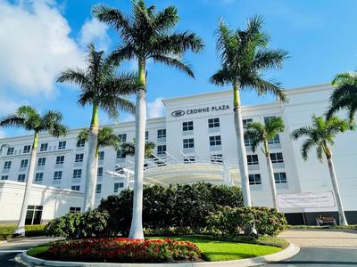 Crowne Plaza Ft Myers Gulf Coast by IHG