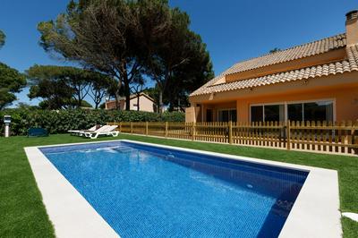 Villas con piscina a 120m de la Playa de Pals by La Costa Resort