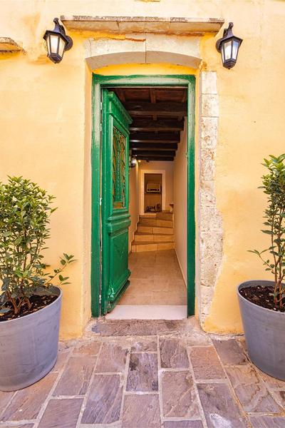 Ydragogeio Rooms Old Town