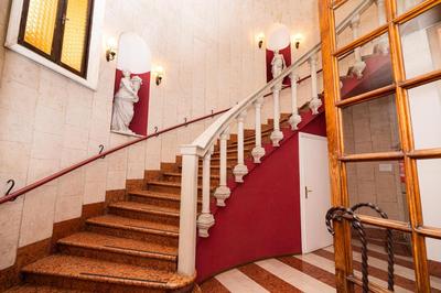 Domus Verona - Elegante residenza con affaccio su Porta Leoni