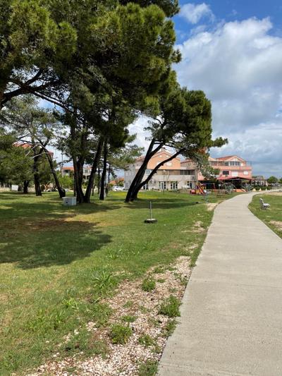 LAKÓKOCSIK A TENGERPARTON - CARAVANS at THE SANDY BEACH
