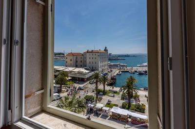 Riva - the heart of palace