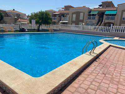 Roof terrace apartment with pool, bikes included