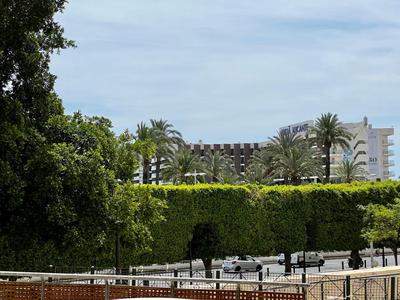 New! Cosy Two Bedroom Apartment by the Beach
