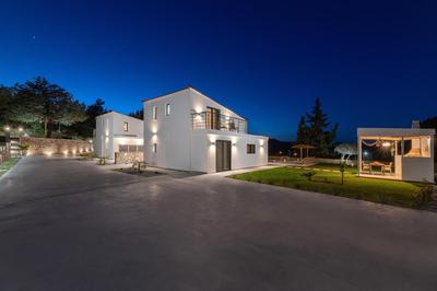 Aiora Luxury Villas
