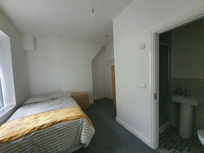 Double Room En-suiteC Burnley City Centre