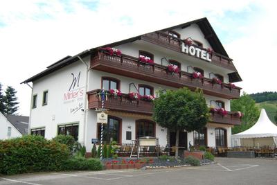 Alembra - Hotel zur Moselbrücke