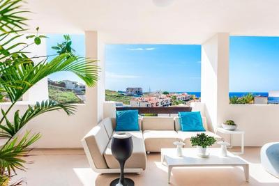 New Luxury Apartment with sea view in Palm Mar