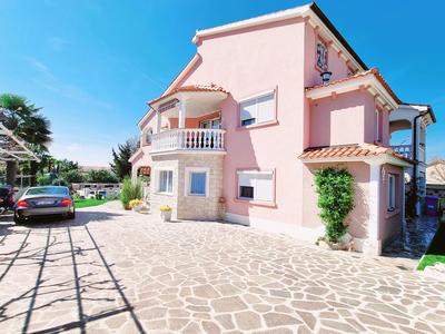 Apartment Villa Engel with Pool