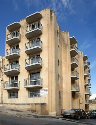 2 Bedrm Apt Seaview Balluta Bay (6)