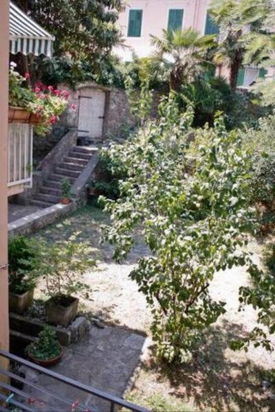 Lovely loft studio w patio & garden